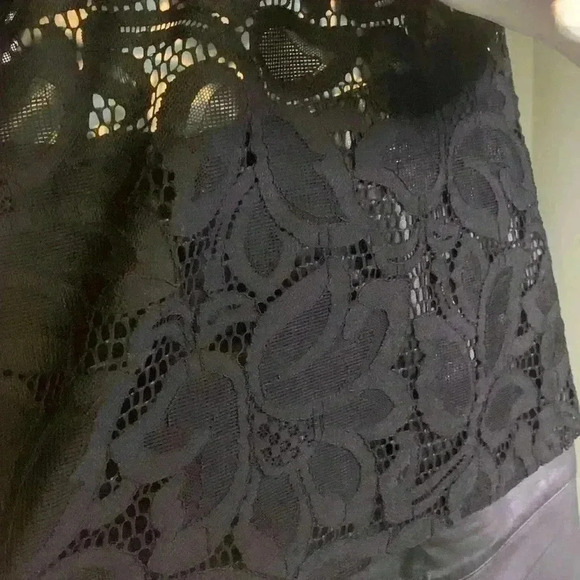 Worthington Woman’s Cold Shoulder Blouse With Lace Size XL - Picture 3 of 11